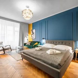 Loong Refresh Old Town Apartment