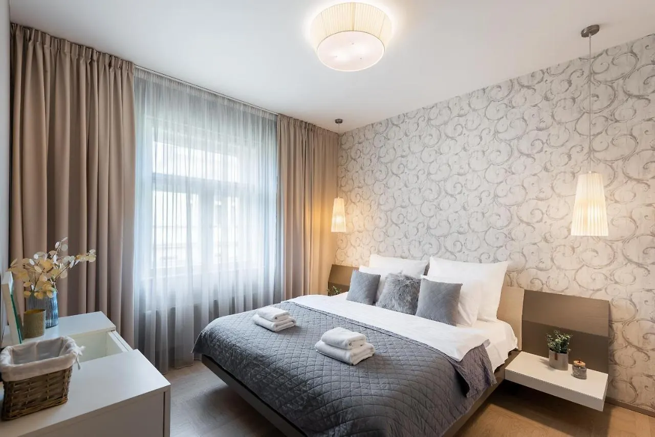 Apartment Ferienwohnung New Luxury Apt With Ac&Parking In The Center Of Prag