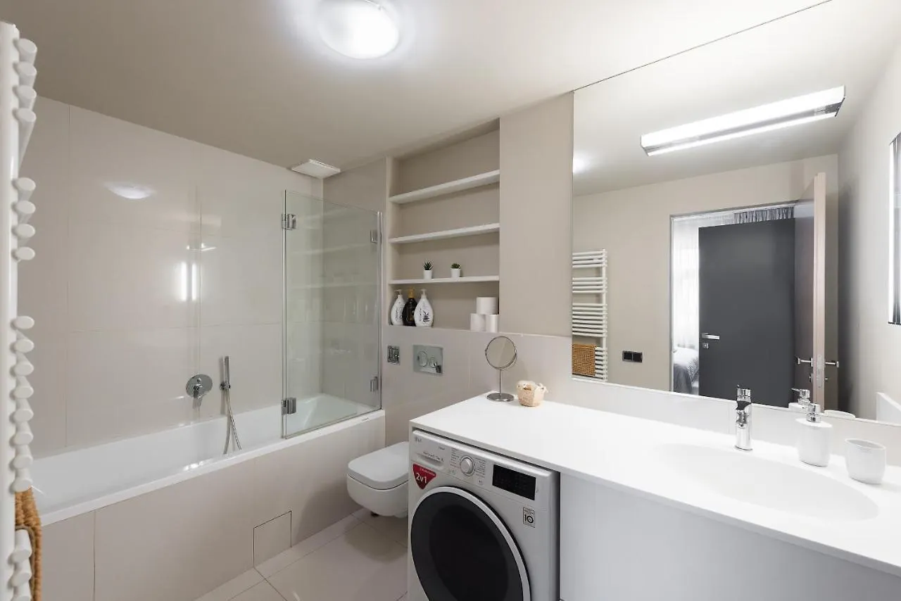 Ferienwohnung New Luxury Apt With Ac&Parking In The Center Of Prag