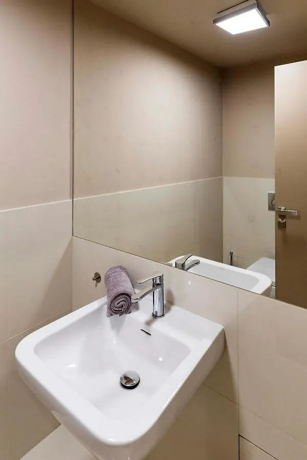 Ferienwohnung New Luxury Apt With Ac&Parking In The Center Of Prag